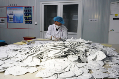 雷天太深入章丘區(qū)調研疫情防控物資生產企業(yè) 實地了解無紡布口罩生產情況